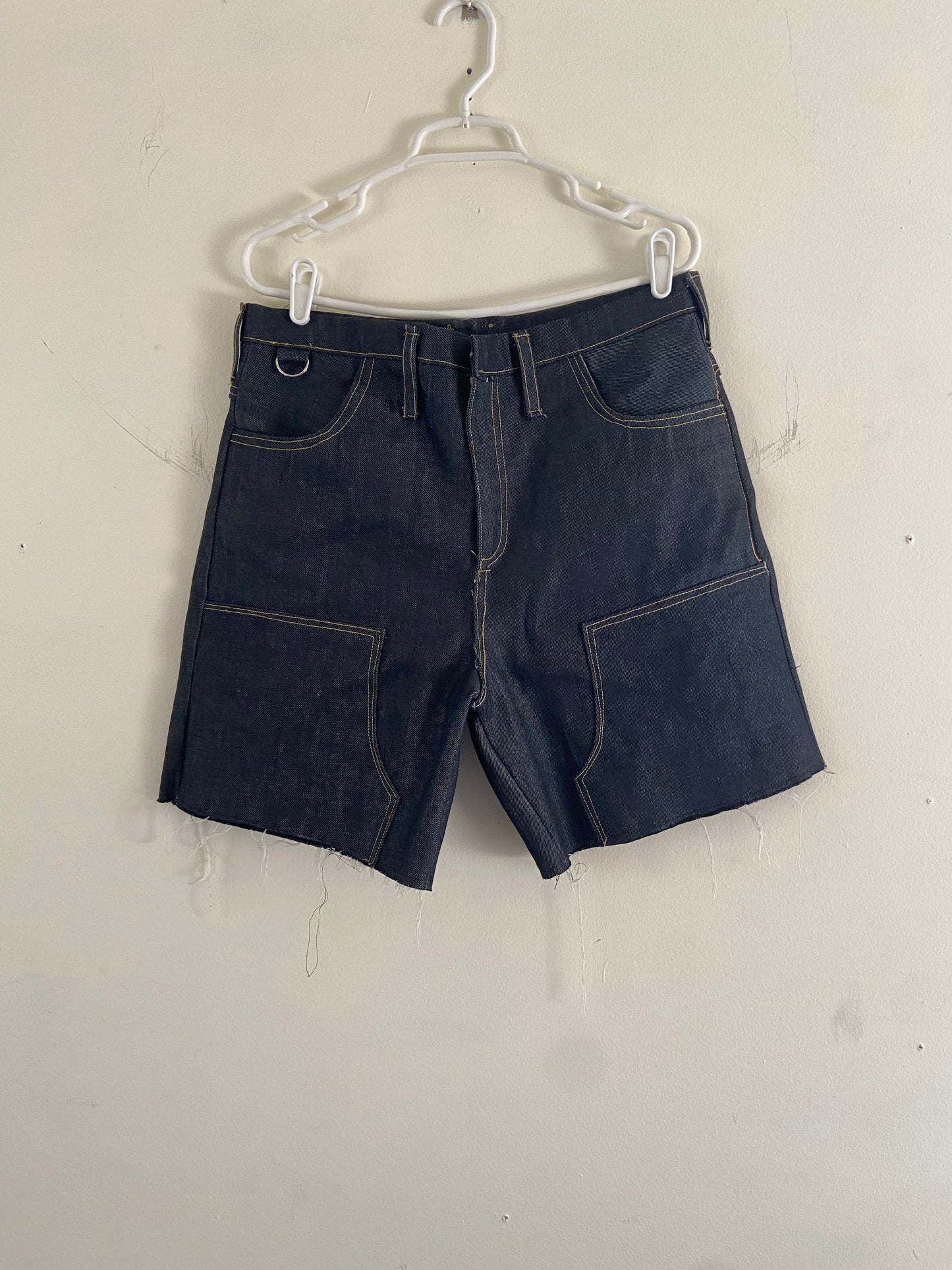 CARPENTER SHORT